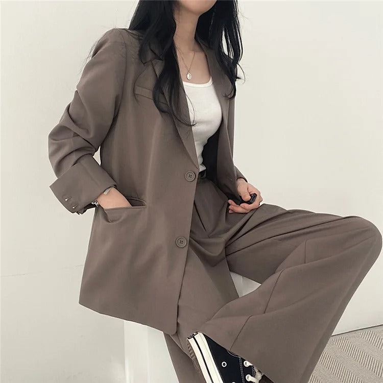 Set für Damen: Longblazer und gerade Hose