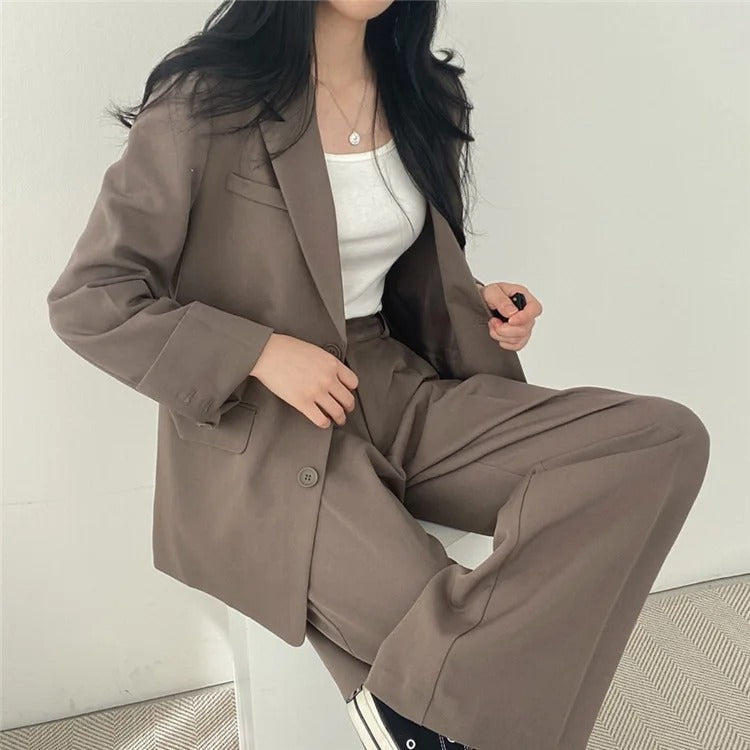 Set für Damen: Longblazer und gerade Hose