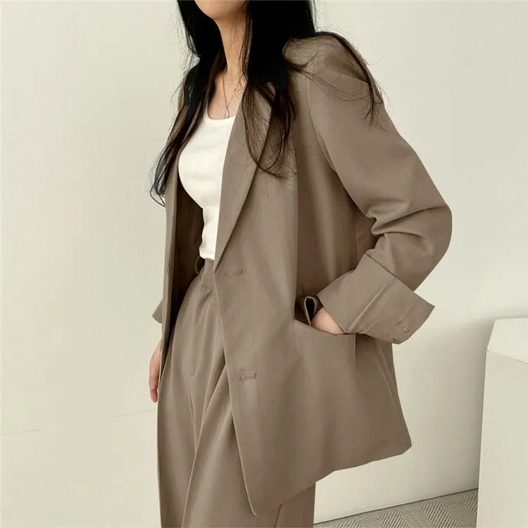 Set für Damen: Longblazer und gerade Hose