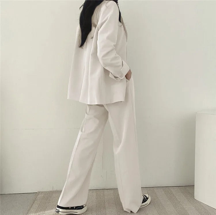 Set für Damen: Longblazer und gerade Hose