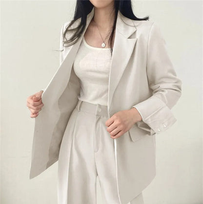 Set für Damen: Longblazer und gerade Hose