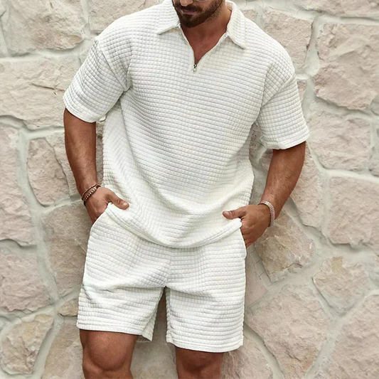 Set für Herren: Kurzarmhemd mit Reißverschluss und Shorts